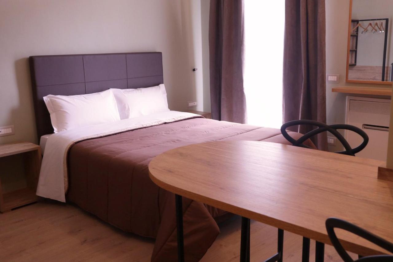 Manhattan Room & Suite Bari Eksteriør billede